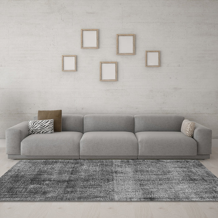 Machine Washable Oriental Gray Industrial Rug in a Living Room,, wshurb1895gry