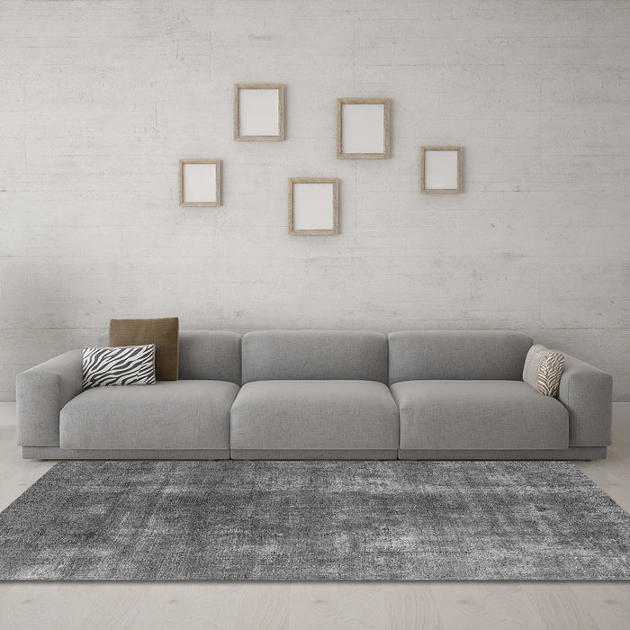 Machine Washable Oriental Gray Industrial Rug in a Living Room,, wshurb1897gry