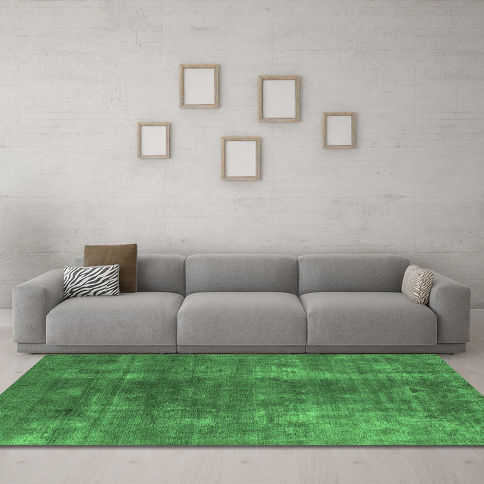Machine Washable Oriental Emerald Green Industrial Area Rugs in a Living Room,, wshurb1897emgrn