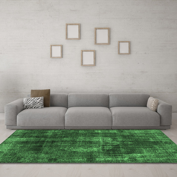 Machine Washable Oriental Emerald Green Industrial Area Rugs in a Living Room,, wshurb1898emgrn