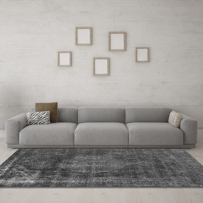Machine Washable Oriental Gray Industrial Rug in a Living Room,, wshurb1899gry