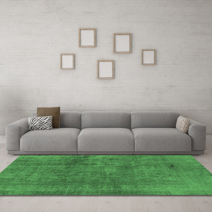 Machine Washable Oriental Emerald Green Industrial Area Rugs in a Living Room,, wshurb1900emgrn