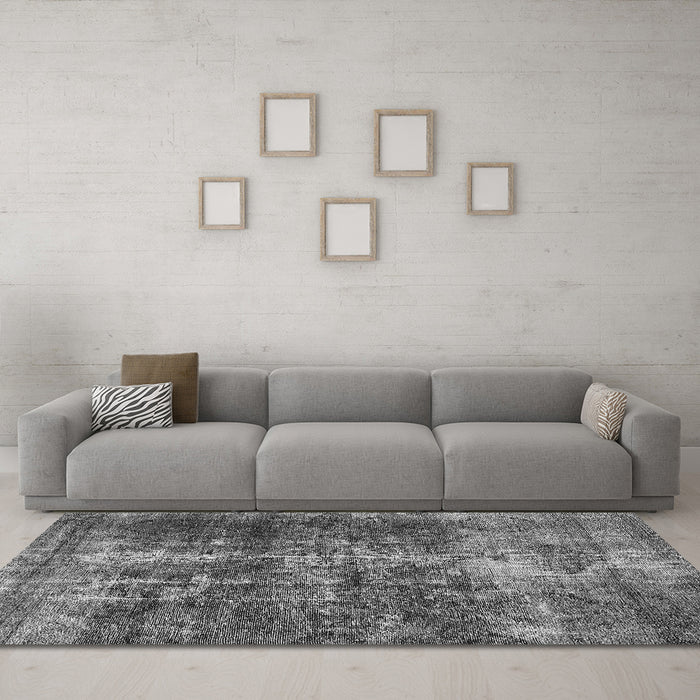 Machine Washable Oriental Gray Industrial Rug in a Living Room,, wshurb1901gry