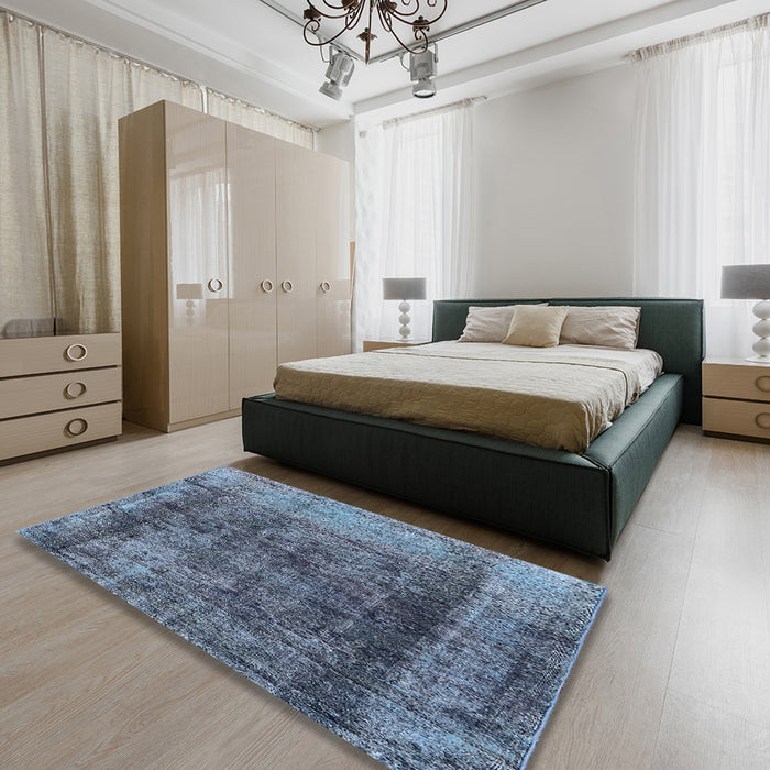 Mid-Century Modern Light Purple Blue Oriental Rug in a Bedroom, urb1903