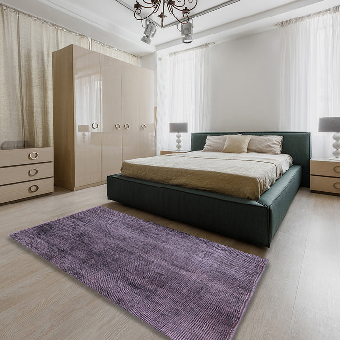 Mid-Century Modern Plum Purple Oriental Rug in a Bedroom, urb1906