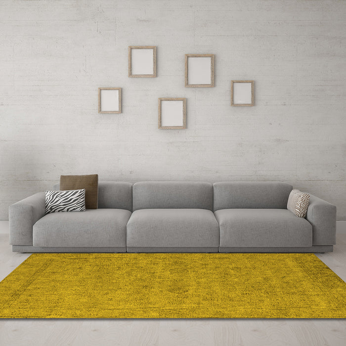 Machine Washable Oriental Yellow Industrial Rug in a Living Room, wshurb1908yw