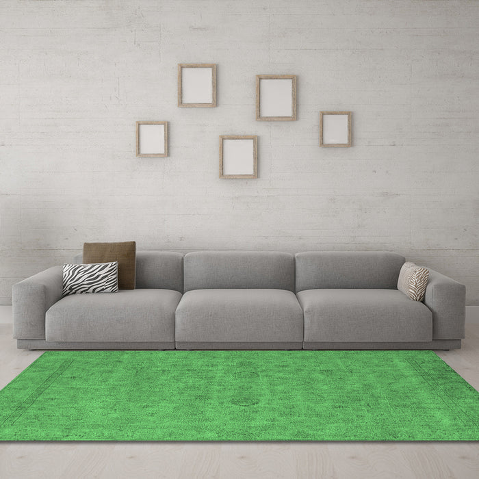 Machine Washable Oriental Emerald Green Industrial Area Rugs in a Living Room,, wshurb1908emgrn