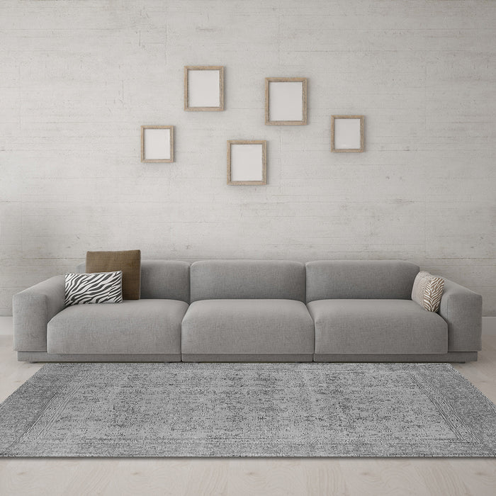 Machine Washable Oriental Gray Industrial Rug in a Living Room,, wshurb1930gry