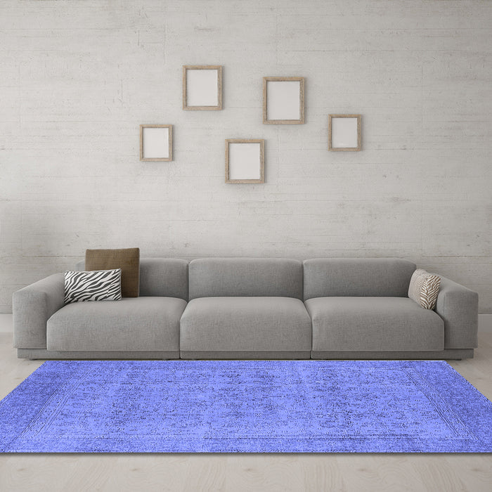 Machine Washable Oriental Blue Industrial Rug in a Living Room, wshurb1930blu