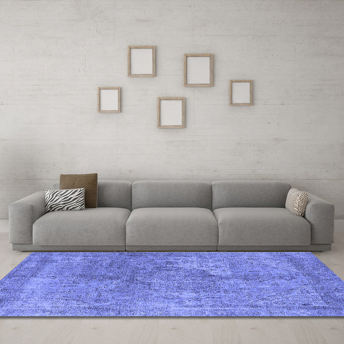 Machine Washable Oriental Blue Industrial Rug in a Living Room, wshurb1931blu