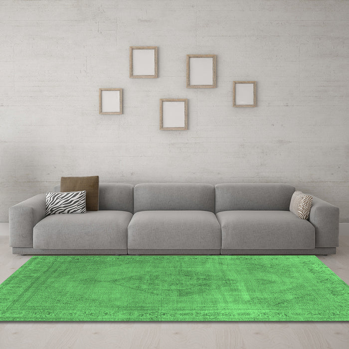 Machine Washable Oriental Emerald Green Industrial Area Rugs in a Living Room,, wshurb1939emgrn