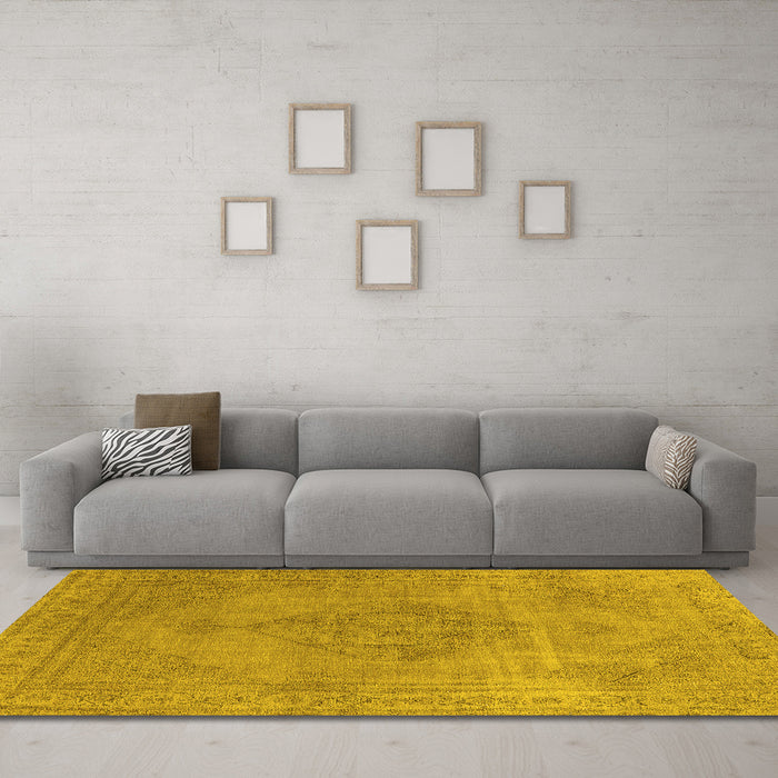 Machine Washable Oriental Yellow Industrial Rug in a Living Room, wshurb1939yw
