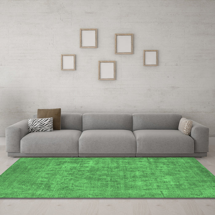 Machine Washable Oriental Emerald Green Industrial Area Rugs in a Living Room,, wshurb1943emgrn