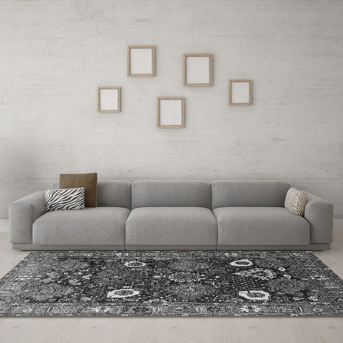 Machine Washable Oriental Gray Industrial Rug in a Living Room,, wshurb1948gry