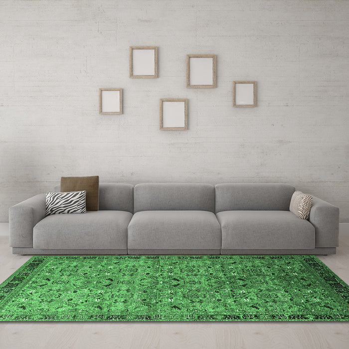 Machine Washable Oriental Emerald Green Industrial Area Rugs in a Living Room,, wshurb1953emgrn