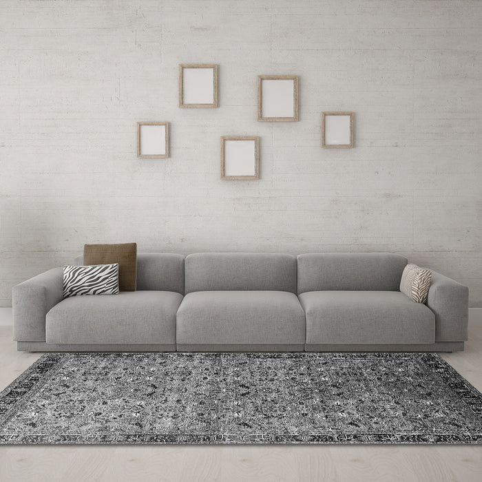 Machine Washable Oriental Gray Industrial Rug in a Living Room,, wshurb1953gry