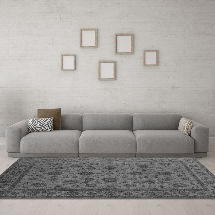 Machine Washable Oriental Gray Industrial Rug in a Living Room,, wshurb1956gry