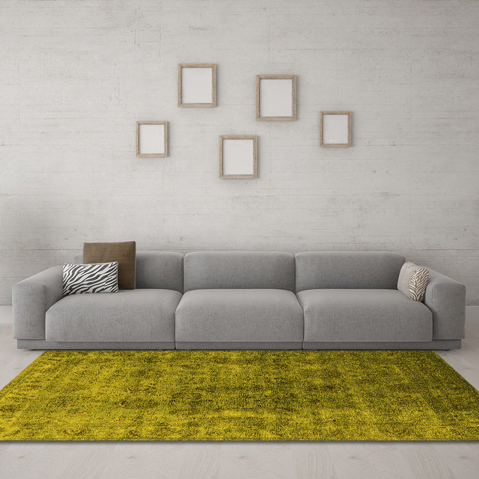 Machine Washable Oriental Yellow Industrial Rug in a Living Room, wshurb1962yw