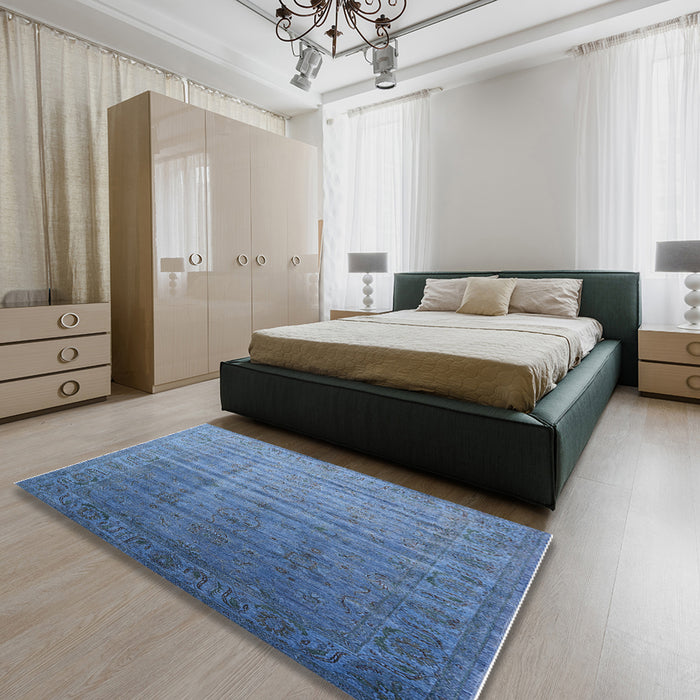 Mid-Century Modern Iceberg Blue Oriental Rug in a Bedroom, urb1964