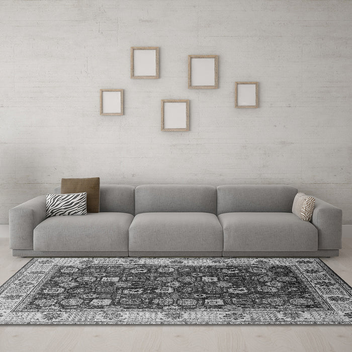 Machine Washable Oriental Gray Industrial Rug in a Living Room,, wshurb1967gry