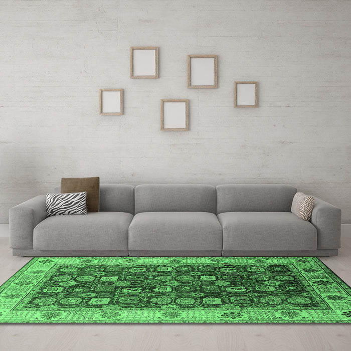 Machine Washable Oriental Emerald Green Industrial Area Rugs in a Living Room,, wshurb1967emgrn