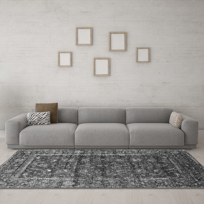 Machine Washable Oriental Gray Industrial Rug in a Living Room,, wshurb1976gry