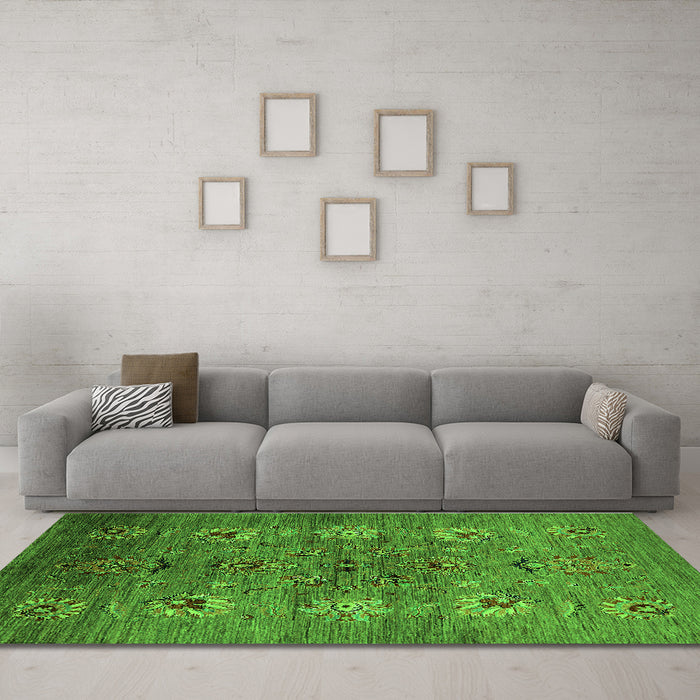 Machine Washable Oriental Green Industrial Area Rugs in a Living Room,, wshurb1979grn