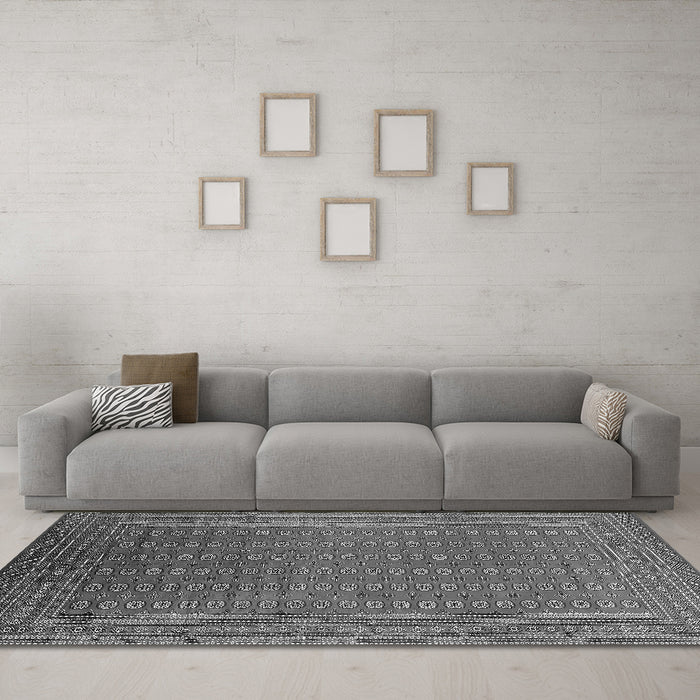 Machine Washable Oriental Gray Industrial Rug in a Living Room,, wshurb1983gry