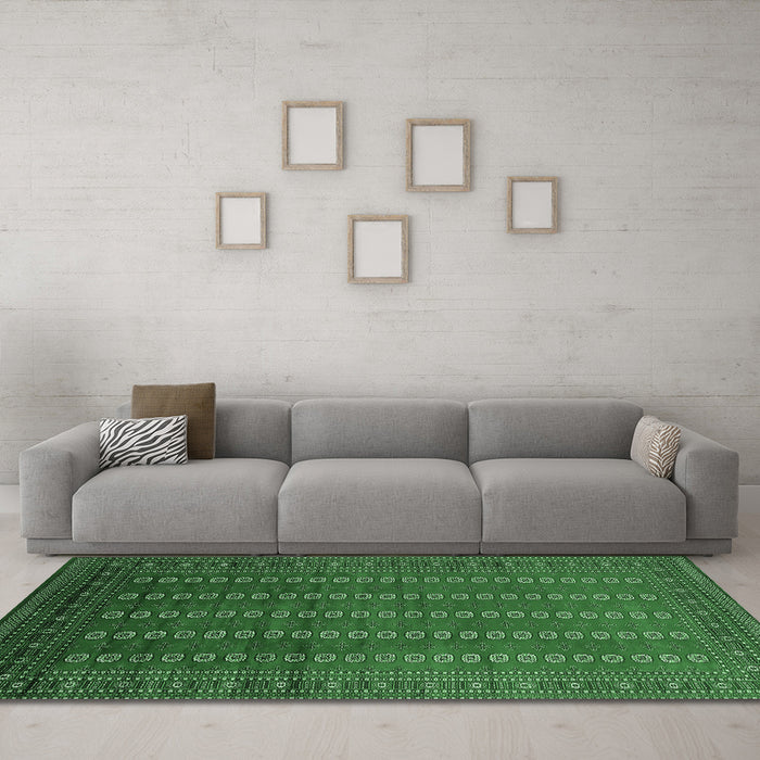 Machine Washable Oriental Emerald Green Industrial Area Rugs in a Living Room,, wshurb1985emgrn