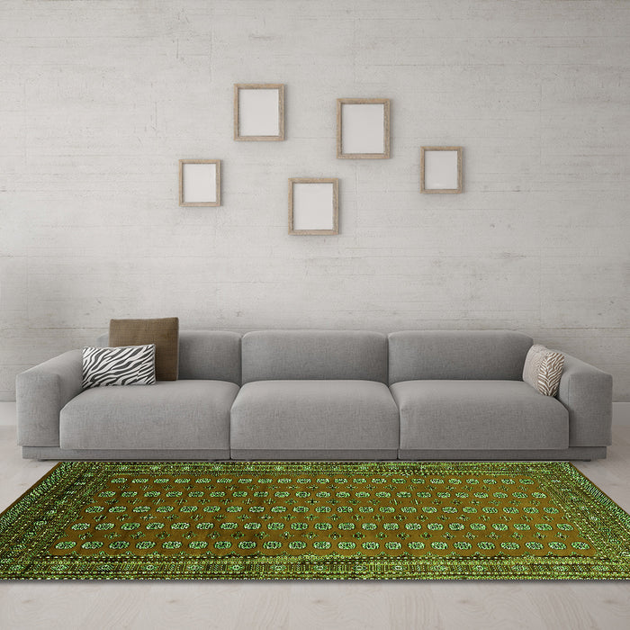 Machine Washable Oriental Green Industrial Area Rugs in a Living Room,, wshurb1985grn