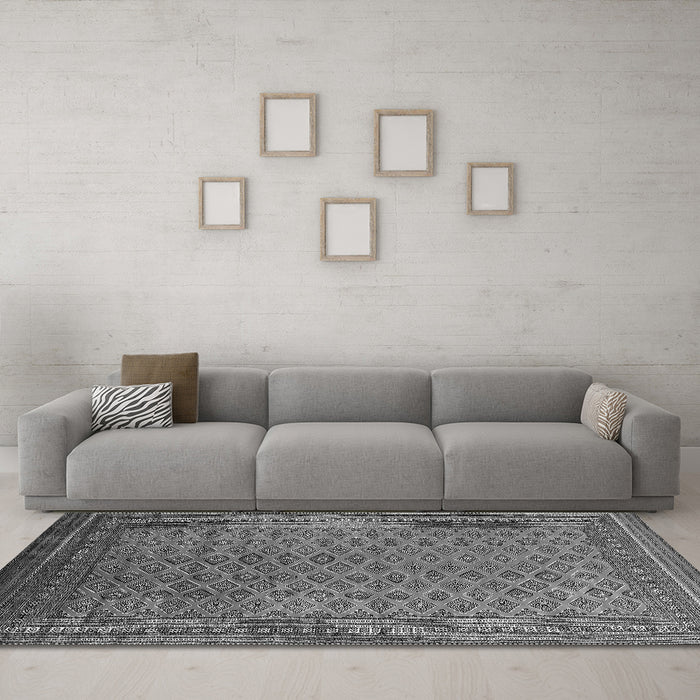 Machine Washable Oriental Gray Industrial Rug in a Living Room,, wshurb1986gry