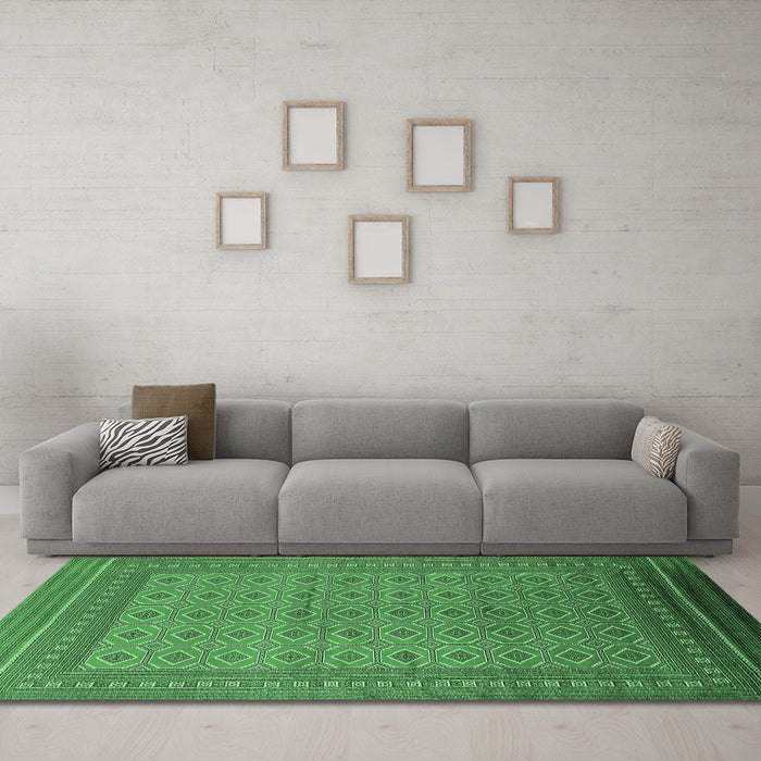 Machine Washable Oriental Emerald Green Industrial Area Rugs in a Living Room,, wshurb1991emgrn