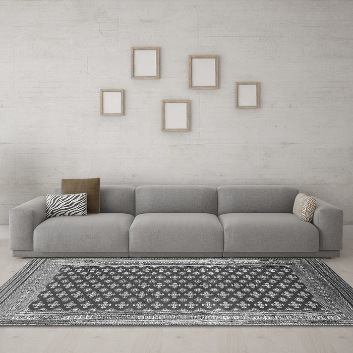 Machine Washable Oriental Gray Industrial Rug in a Living Room,, wshurb1997gry