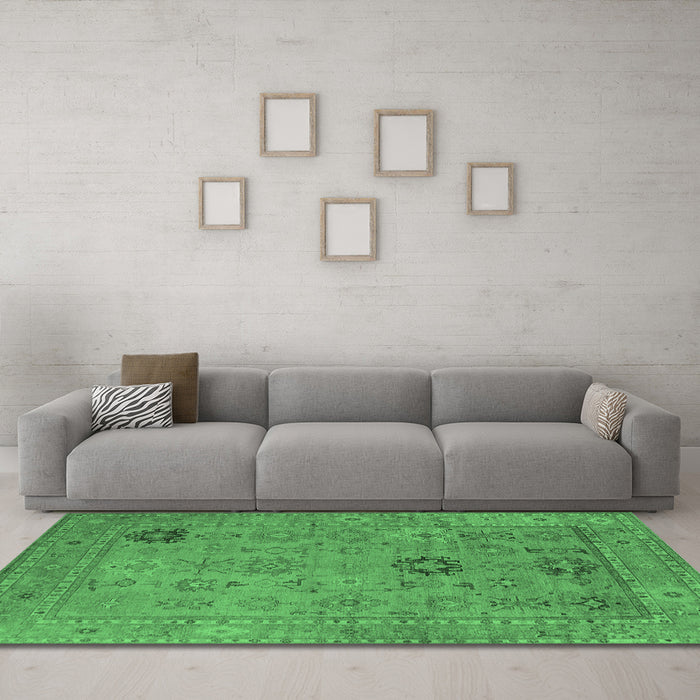 Machine Washable Oriental Emerald Green Industrial Area Rugs in a Living Room,, wshurb2004emgrn