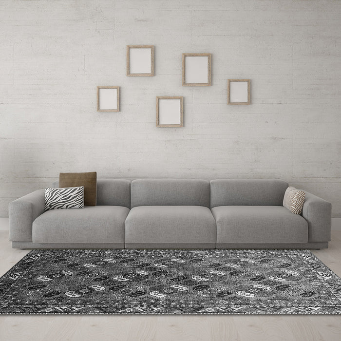 Machine Washable Oriental Gray Industrial Rug in a Living Room,, wshurb2007gry