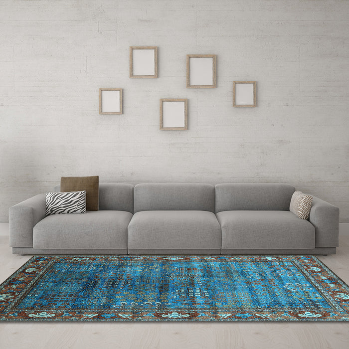 Machine Washable Oriental Light Blue Traditional Rug in a Living Room, wshurb2013lblu