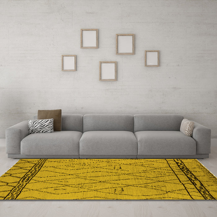 Machine Washable Solid Yellow Modern Rug in a Living Room, wshurb2020yw