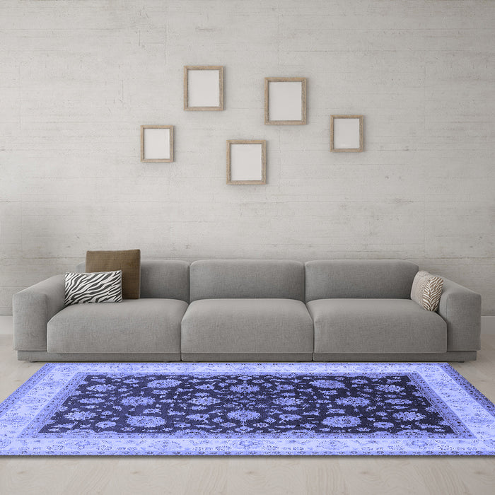 Machine Washable Oriental Blue Traditional Rug in a Living Room, wshurb2022blu