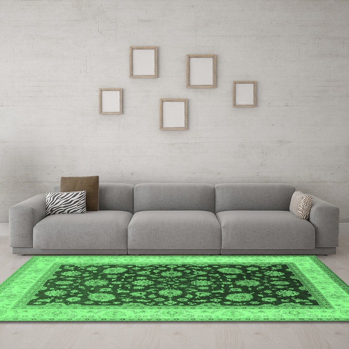 Machine Washable Oriental Emerald Green Traditional Area Rugs in a Living Room,, wshurb2022emgrn