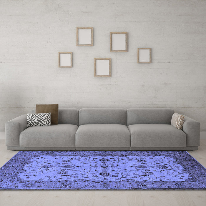 Machine Washable Oriental Blue Traditional Rug in a Living Room, wshurb2026blu