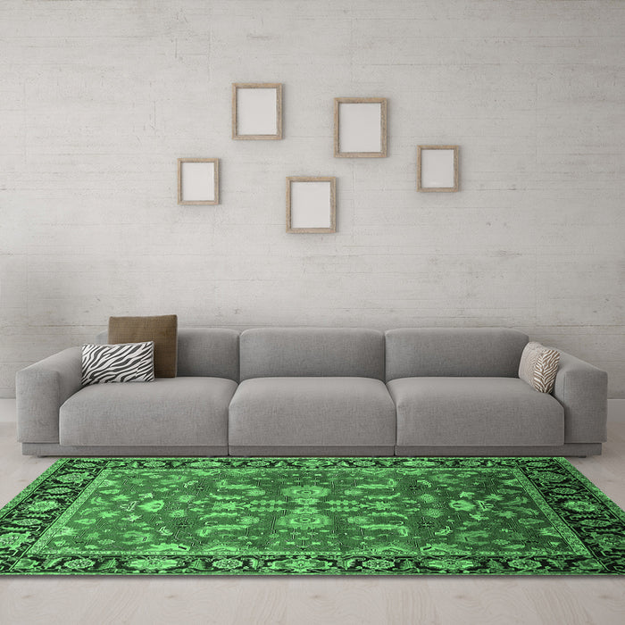 Machine Washable Oriental Emerald Green Traditional Area Rugs in a Living Room,, wshurb2031emgrn