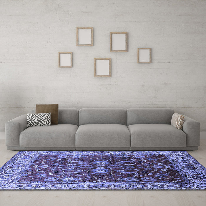 Machine Washable Oriental Blue Traditional Rug in a Living Room, wshurb2032blu