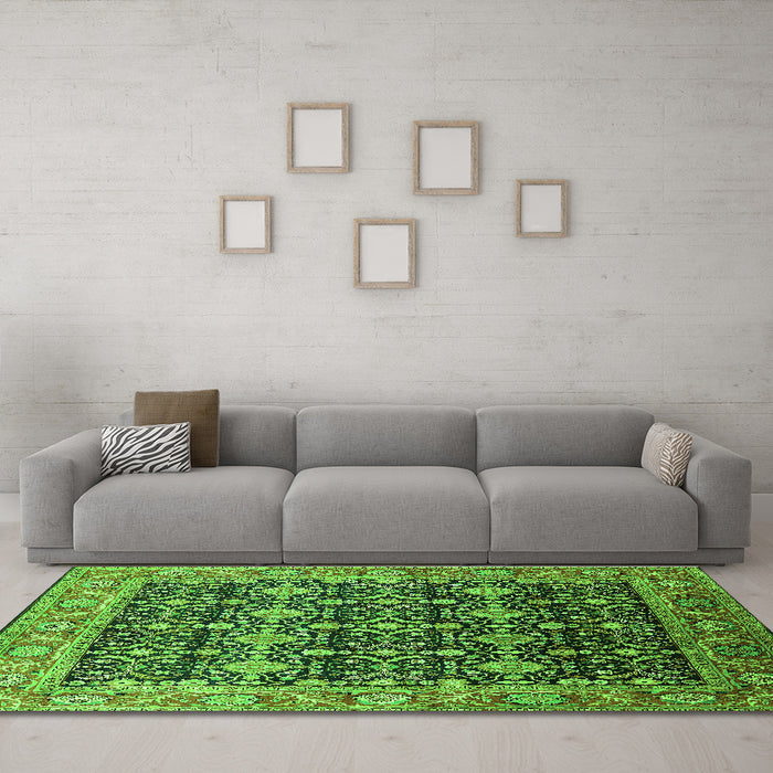 Machine Washable Oriental Green Traditional Area Rugs in a Living Room,, wshurb2035grn