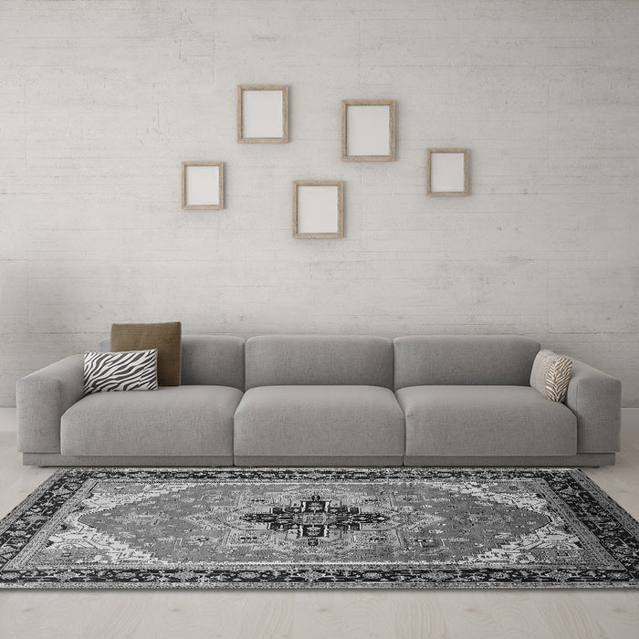 Machine Washable Oriental Gray Industrial Rug in a Living Room,, wshurb2038gry