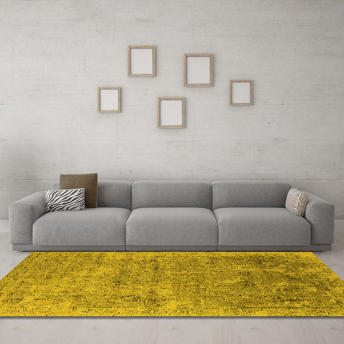 Machine Washable Oriental Yellow Industrial Rug in a Living Room, wshurb2039yw