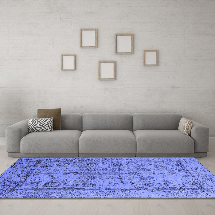 Machine Washable Oriental Blue Industrial Rug in a Living Room, wshurb2051blu