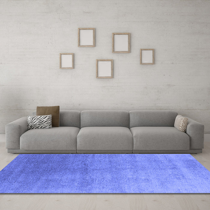 Machine Washable Oriental Blue Industrial Rug in a Living Room, wshurb2052blu