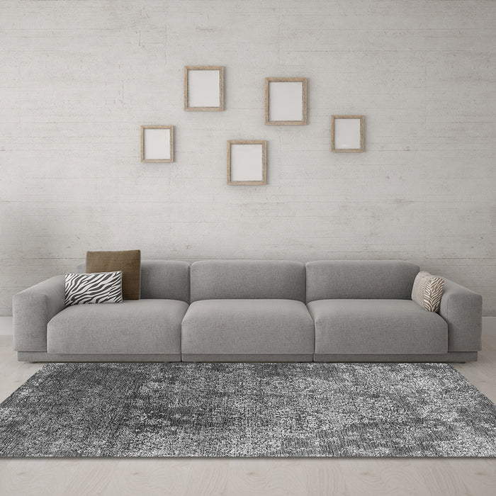 Machine Washable Oriental Gray Industrial Rug in a Living Room,, wshurb2053gry
