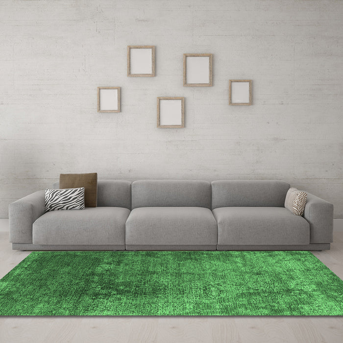 Machine Washable Oriental Emerald Green Industrial Area Rugs in a Living Room,, wshurb2053emgrn