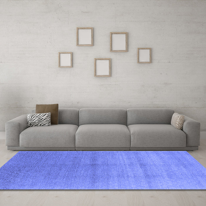 Machine Washable Oriental Blue Industrial Rug in a Living Room, wshurb2054blu